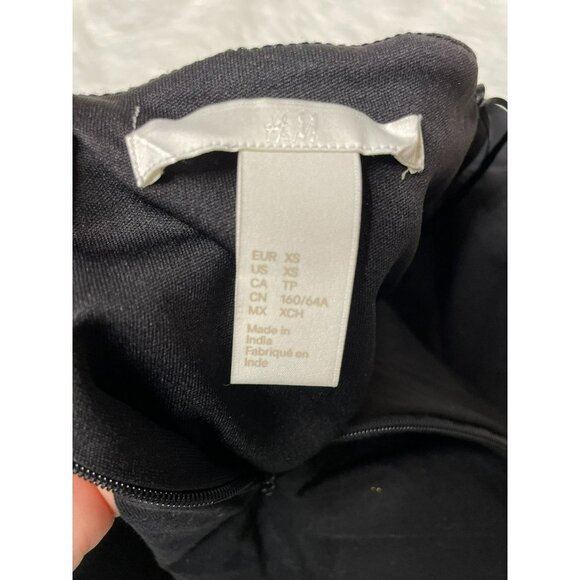 H&M Black & White Metallic Embroidered Aztec Geometric Mini Skirt - Size XS - Picture 6 of 9